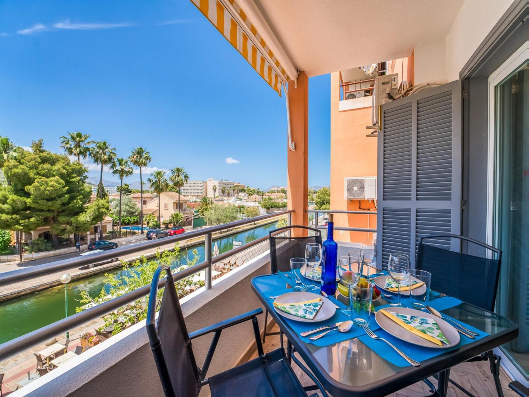 With Mountain And View Apartment *